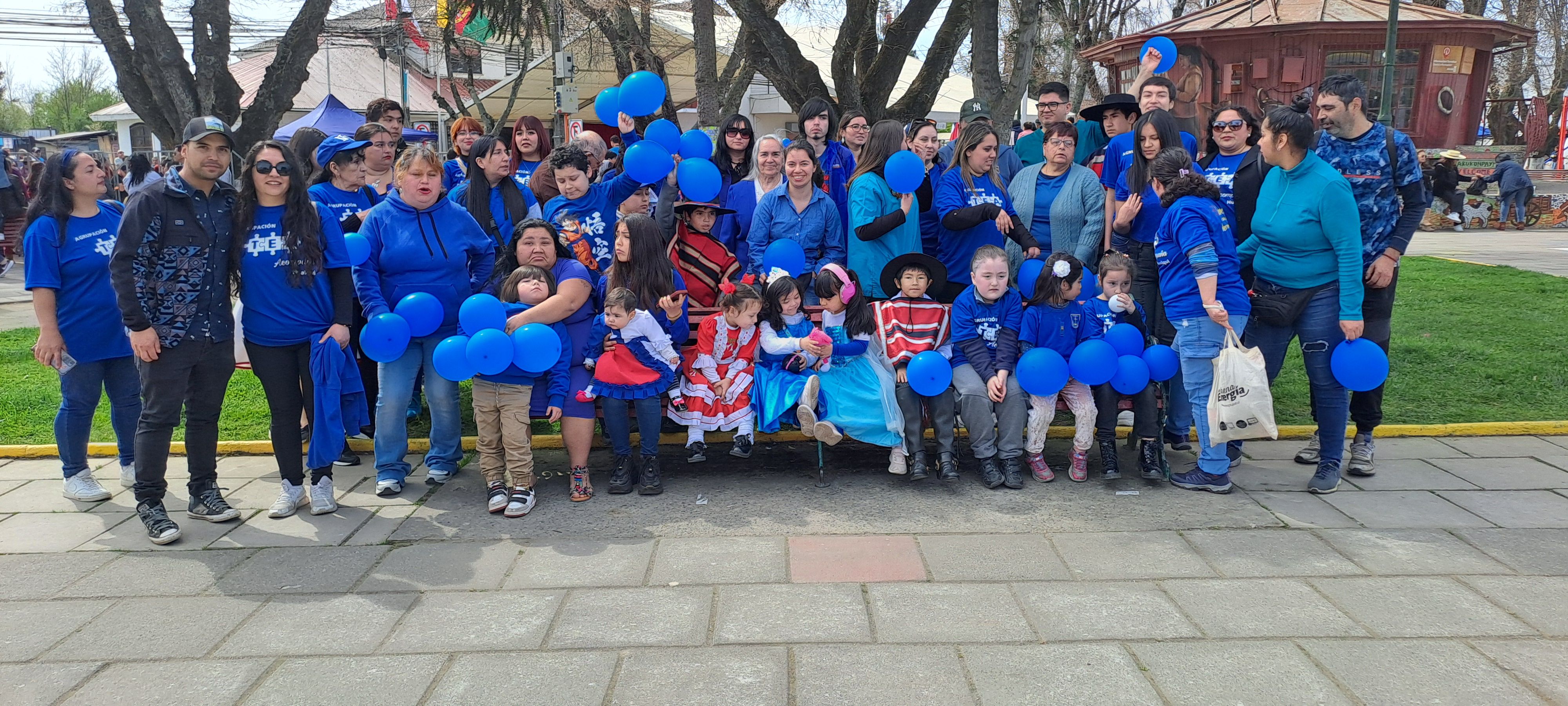 Foto grupal de Agrupacion tea acompaña hualqui 